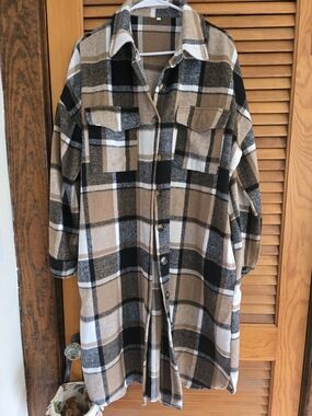 Plaid Button-Up Longline Shirt Jacket in Tan and Black